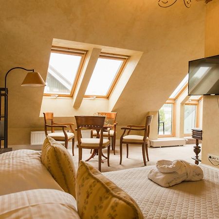 Apvalaus Stalo Klubas Gastro & Spa Hotel Тракай Екстериор снимка