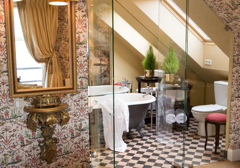 Apvalaus Stalo Klubas Gastro & Spa Hotel Тракай Екстериор снимка