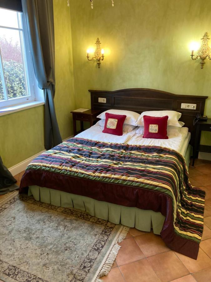 Apvalaus Stalo Klubas Gastro & Spa Hotel Тракай Екстериор снимка
