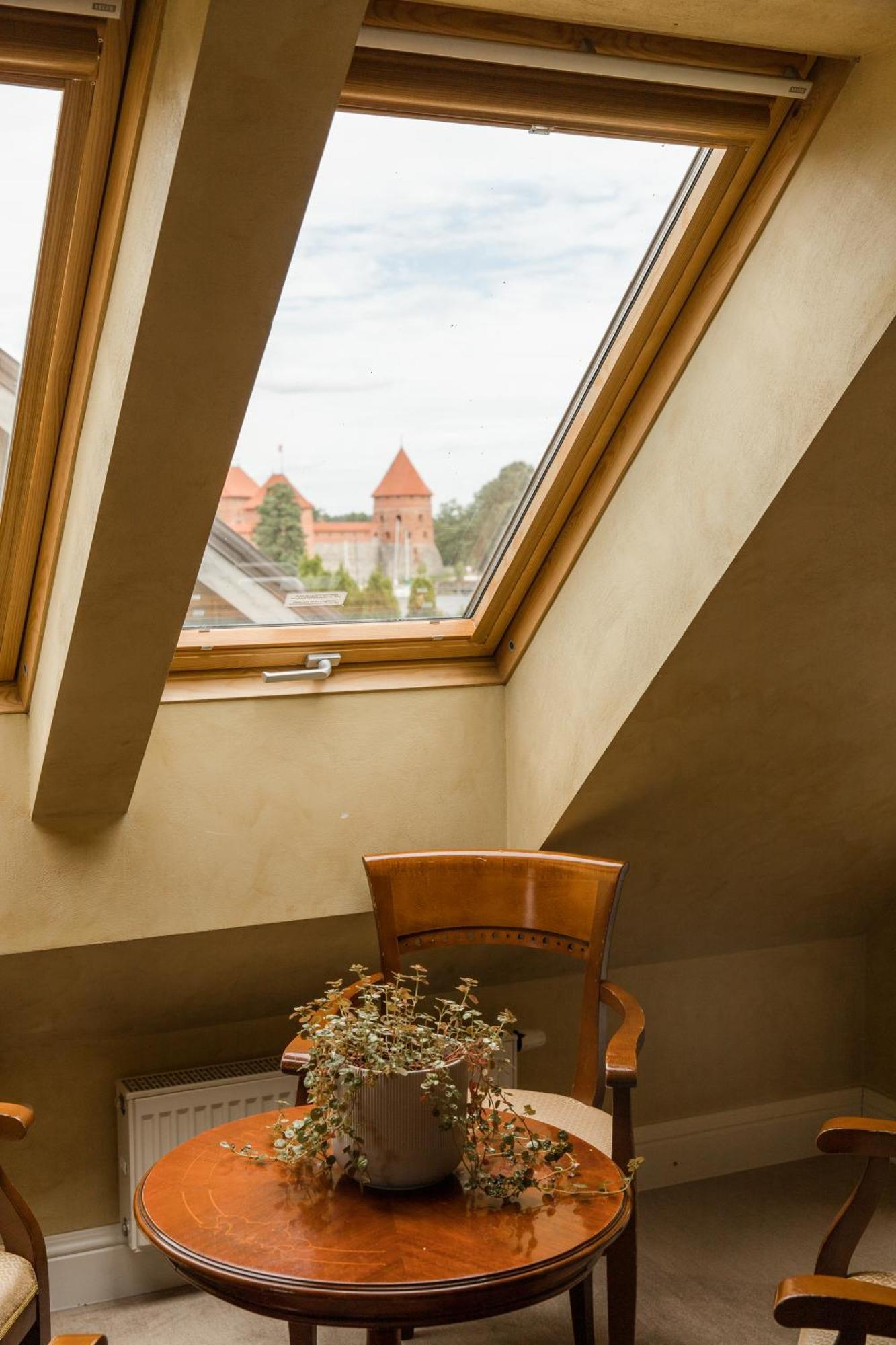 Apvalaus Stalo Klubas Gastro & Spa Hotel Тракай Стая снимка