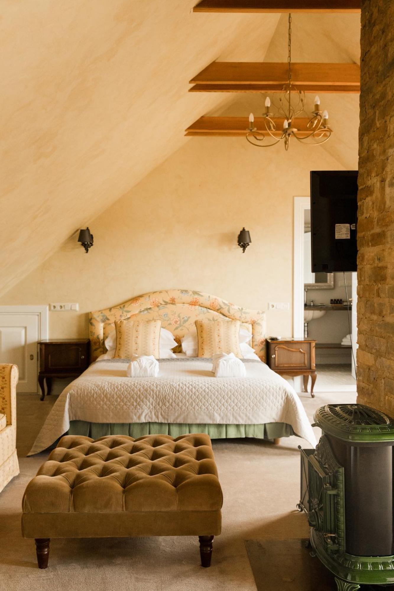 Apvalaus Stalo Klubas Gastro & Spa Hotel Тракай Стая снимка