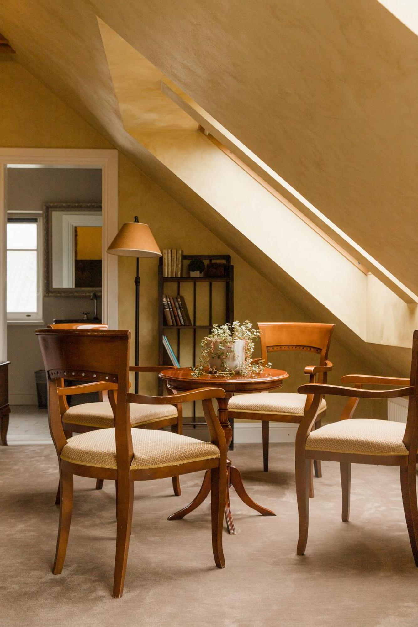 Apvalaus Stalo Klubas Gastro & Spa Hotel Тракай Стая снимка
